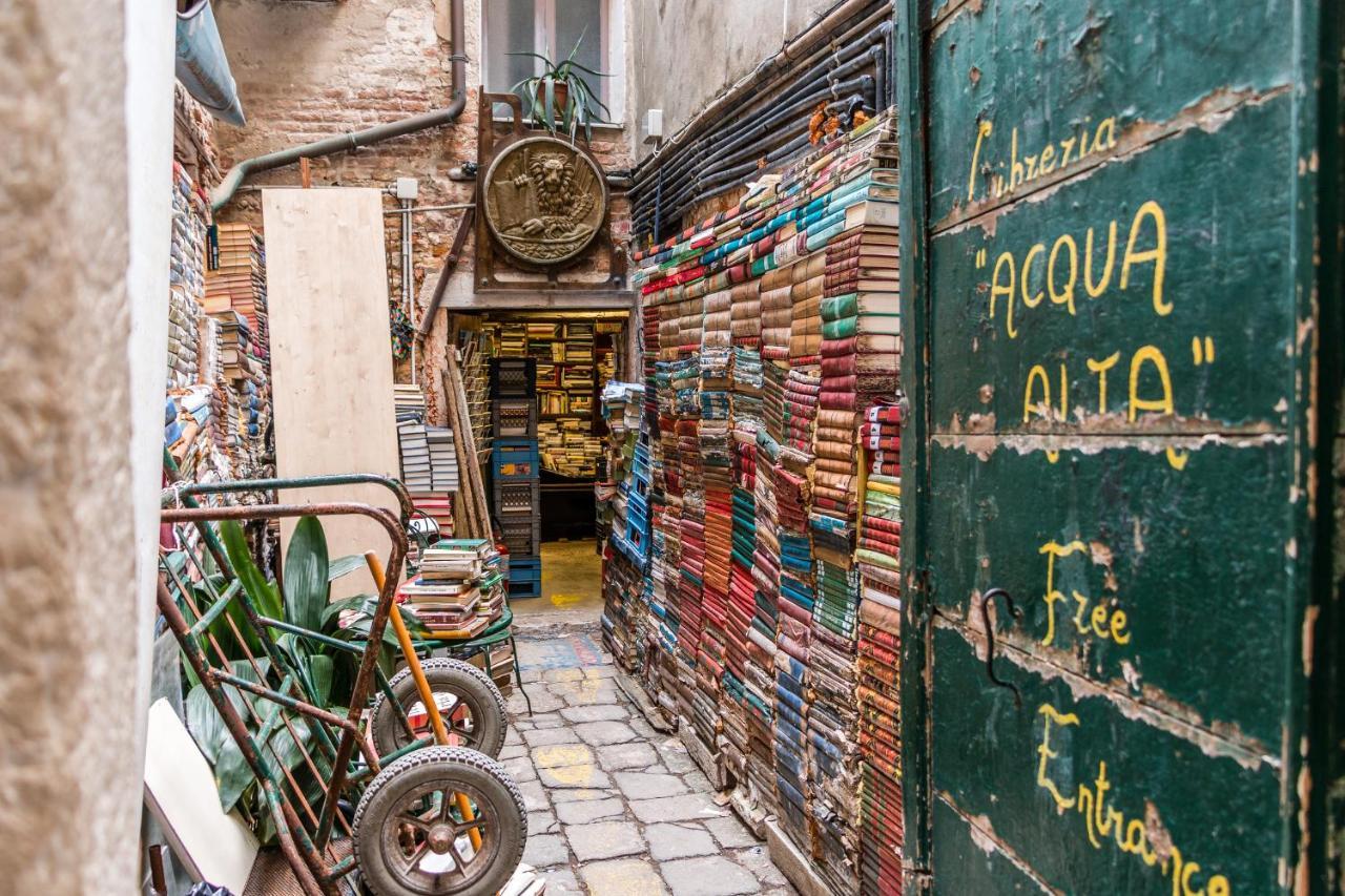 Doge's Pantheon & St.mark School In Hidden Appartement *