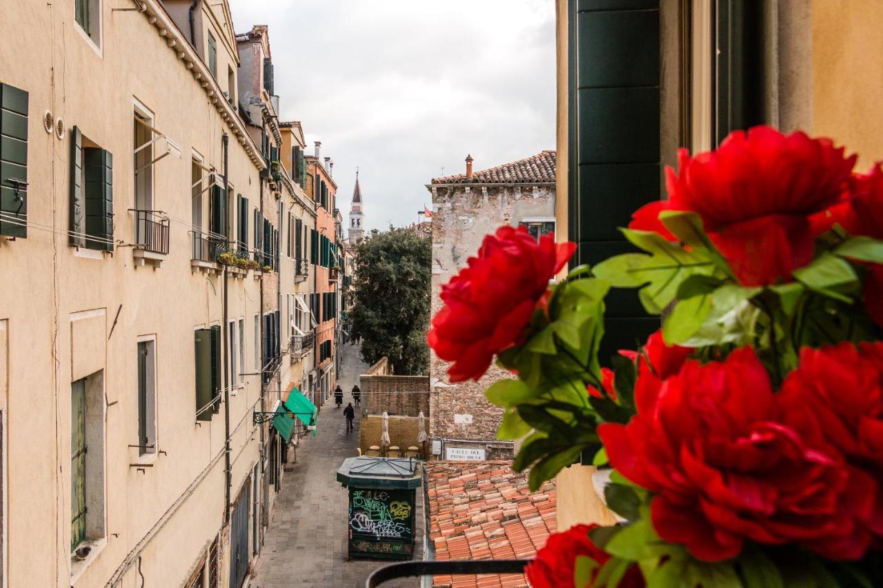 Doge's Pantheon & St.mark School In Hidden Appartement