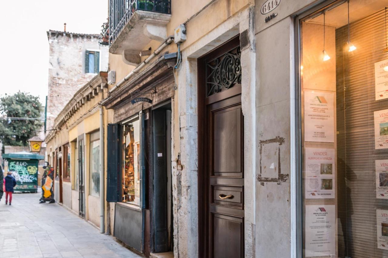 Doge's Pantheon & St.mark School In Hidden Appartement